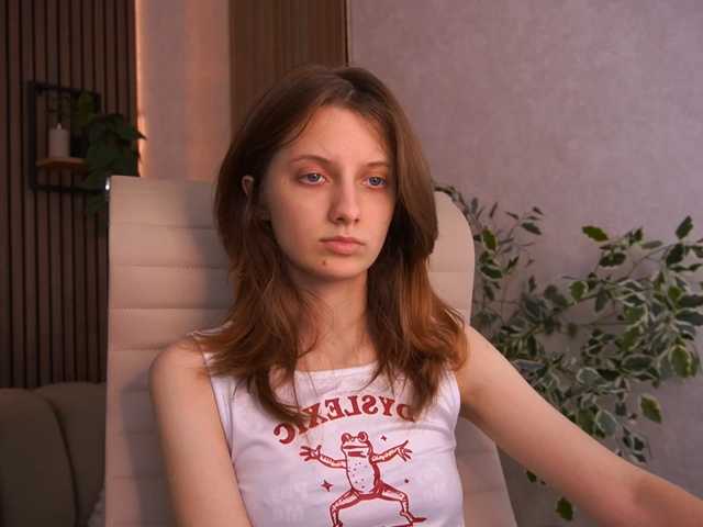 CuteeFoxy, live now on BongaCams