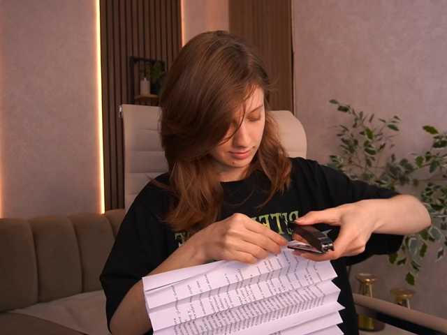 CuteeFoxy, live now on BongaCams