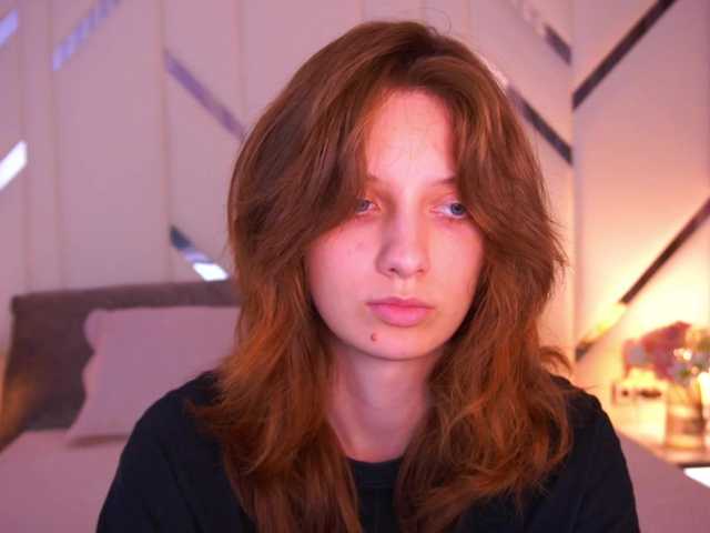 le modèle CuteeFoxy est en webcam porno dans un show sur le site bongacams, il possède les tags suivants: White/Caucasian,Redhead,Shaved