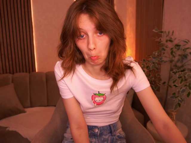 CuteeFoxy live cam on BongaCams