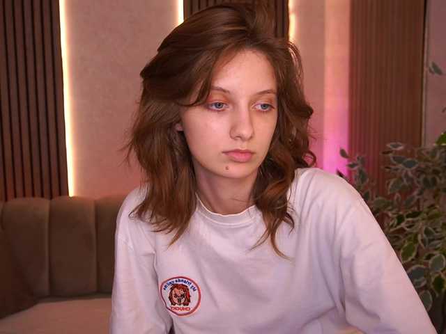 CuteeFoxy live webcam show