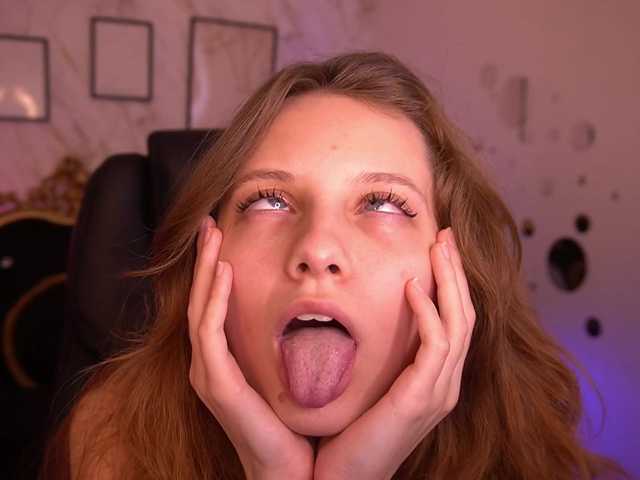 модель CuteeFoxy