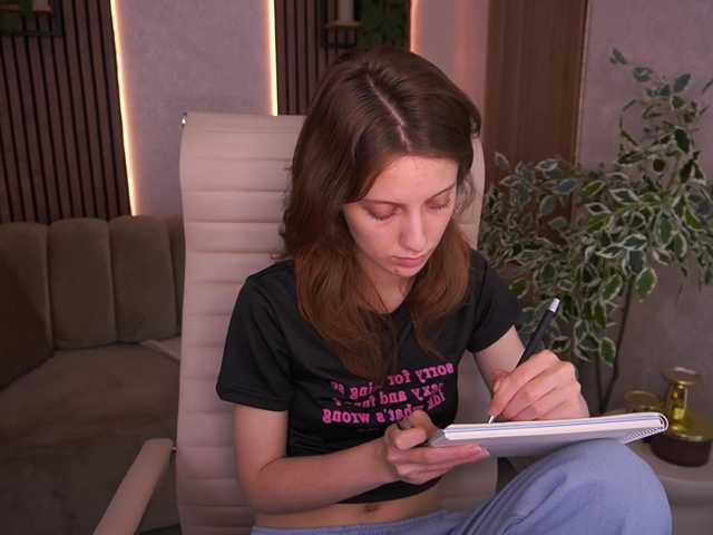 CuteeFoxy, en vivo ahora en BongaCams