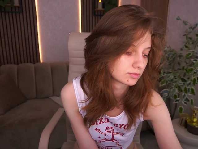 CuteeFoxy live cam preview