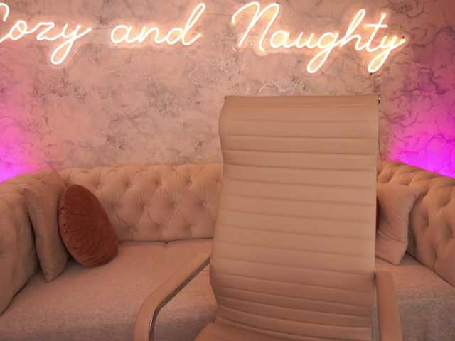 CuteeFoxy live cam on BongaCams