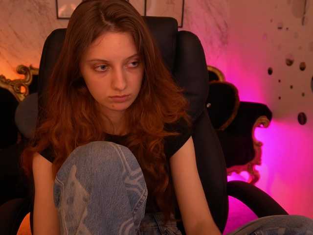 CuteeFoxy live cam