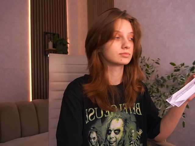 CuteeFoxy, live now on BongaCams