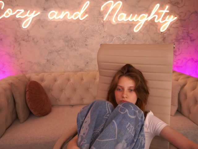 CuteeFoxy live cam on BongaCams