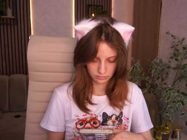 CuteeFoxy live cam preview