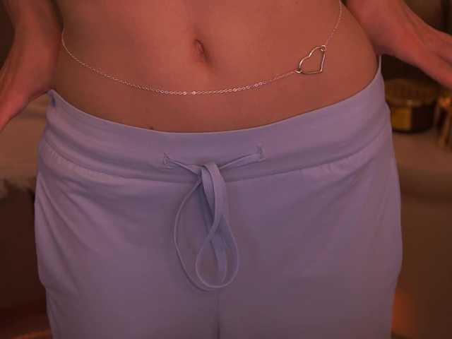 CuteeFoxy live webcam show
