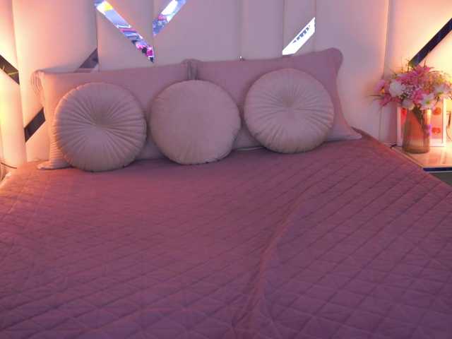 CuteeFoxy's BongaCams show and profile