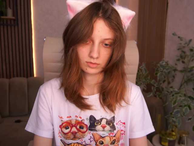 CuteeFoxy live cam preview