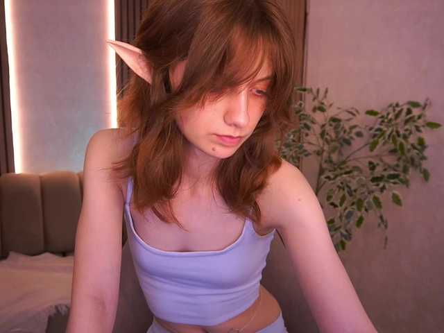 CuteeFoxy live webcam show