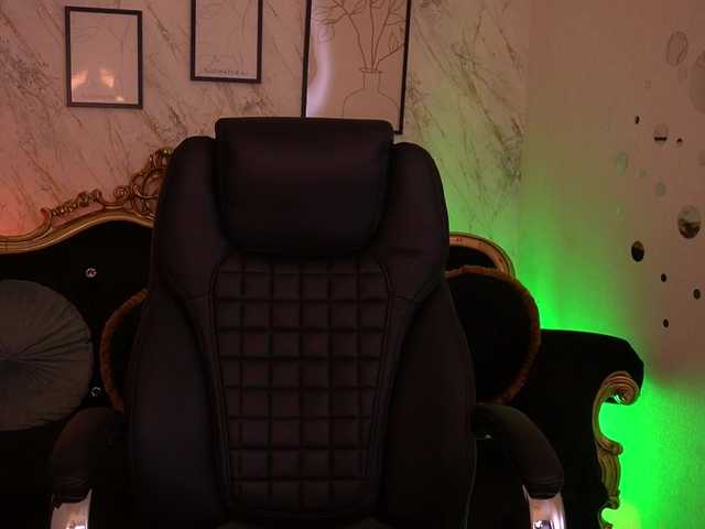 CuteeFoxy live cam