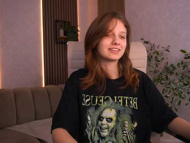 CuteeFoxy, live now on BongaCams
