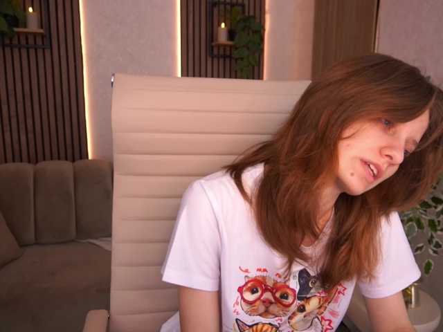 CuteeFoxy live cam preview