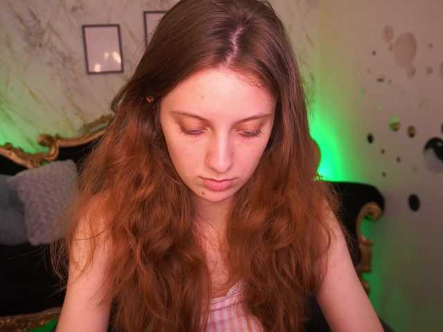 CuteeFoxy's BongaCams show and profile