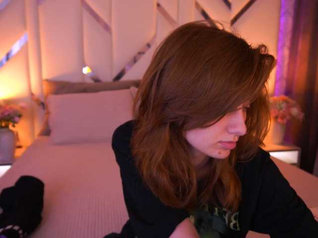CuteeFoxy — live female cam