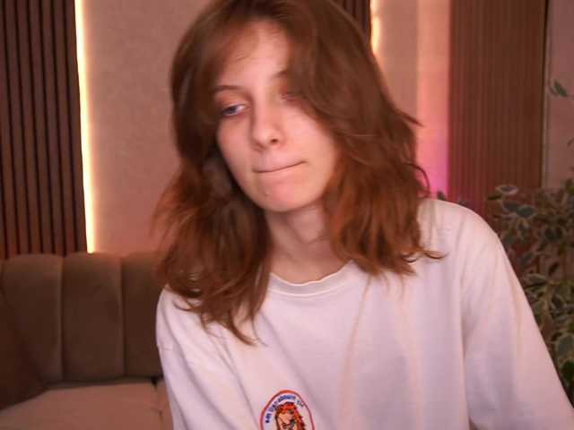 CuteeFoxy live webcam show