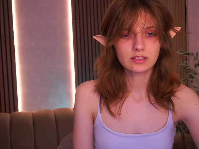 CuteeFoxy live webcam show
