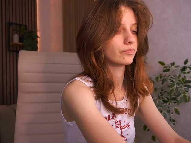 CuteeFoxy, live now on BongaCams