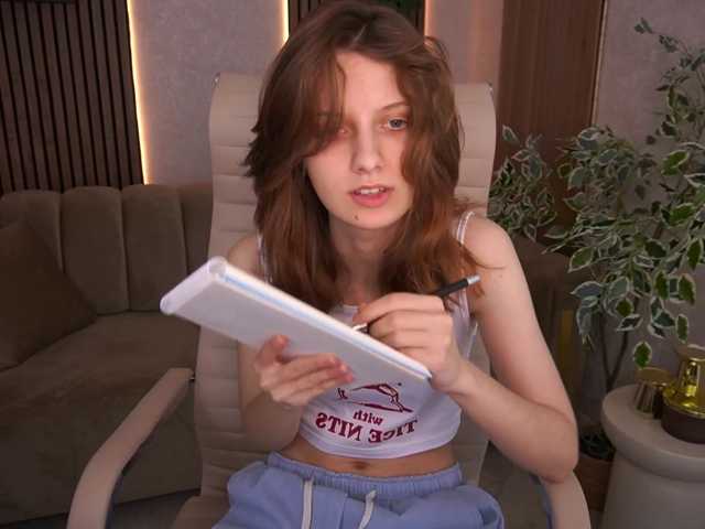 CuteeFoxy, en vivo ahora en BongaCams