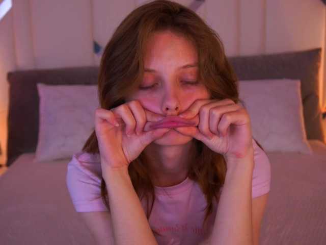 CuteeFoxy live cam on BongaCams