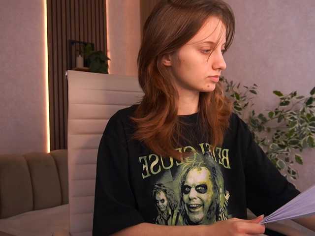 CuteeFoxy, live now on BongaCams