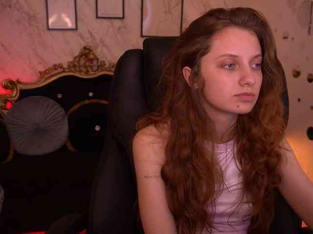 CuteeFoxy webcam