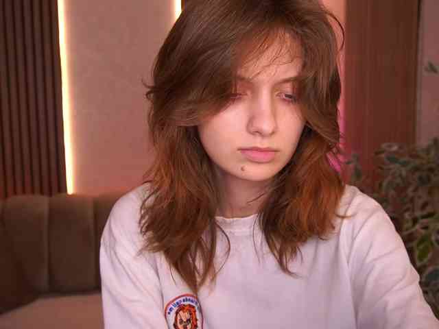CuteeFoxy Live Webcam on BongaCams