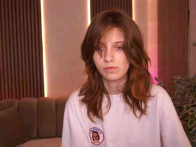 CuteeFoxy Live Webcam on BongaCams