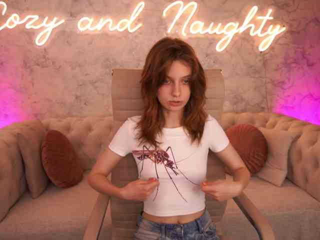 Cuteefoxy's live stream