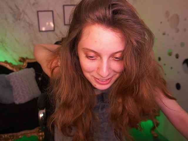 CuteeFoxy Live Webcam on BongaCams