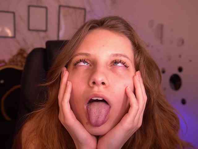 CuteeFoxy webcam