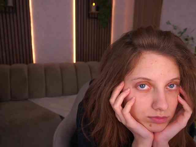CuteeFoxy - Girl 