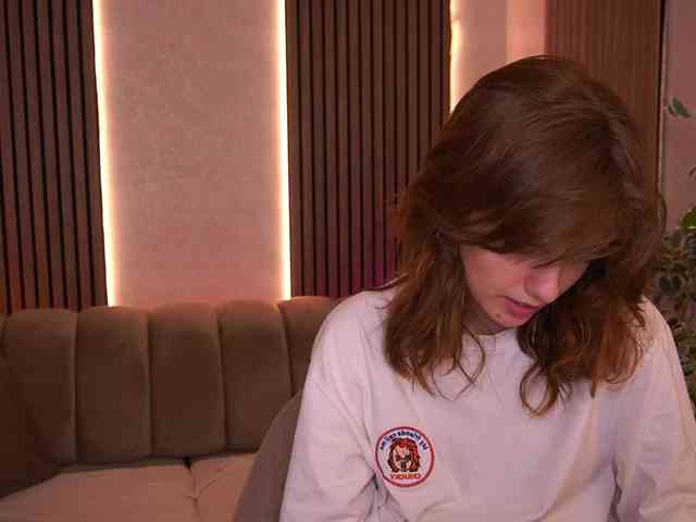 CuteeFoxy Live Webcam on BongaCams