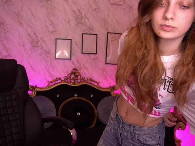 Model: CuteeFoxy