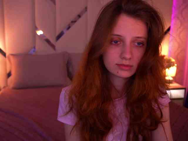 CuteeFoxy Live Webcam on BongaCams