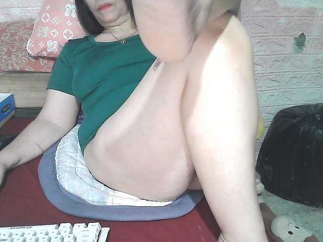 Lovearose live cam on BongaCams