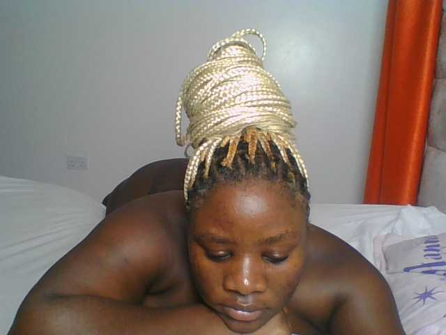le modèle Citygirl77 est en webcam porno dans un show sur le site bongacams, il possède les tags suivants: Ebony,Blonde,Hairy