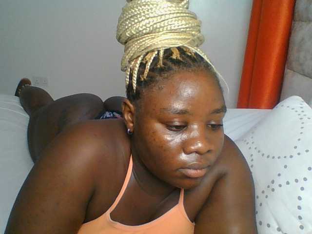 le modèle Citygirl77 est en webcam porno dans un show sur le site bongacams, il possède les tags suivants: Ebony,Blonde,Hairy