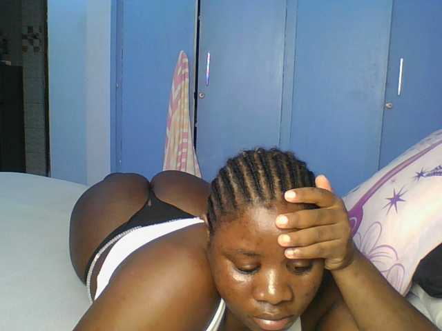 le modèle Citygirl77 est en webcam porno dans un show sur le site bongacams, il possède les tags suivants: Ebony,Brunette,Hairy