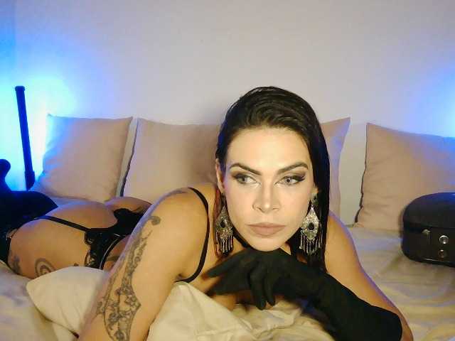 VeronnaInk1 live cam on BongaCams