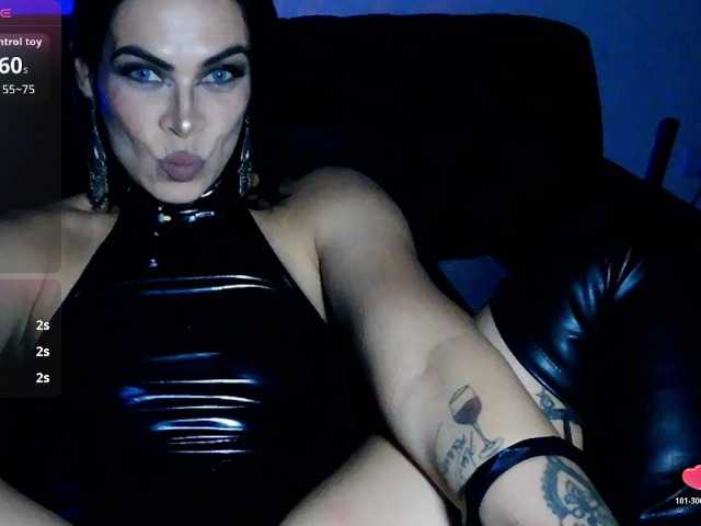 VeronnaInk1 live cam preview