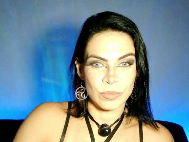 VeronnaInk1 live cam on BongaCams
