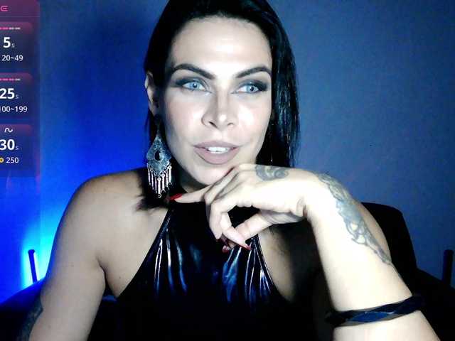 VeronnaInk1 live cam on BongaCams