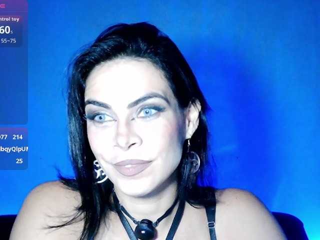 VeronnaInk1 live cam on BongaCams