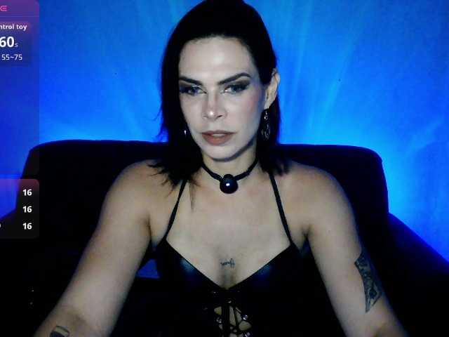 VeronnaInk1 live cam on BongaCams