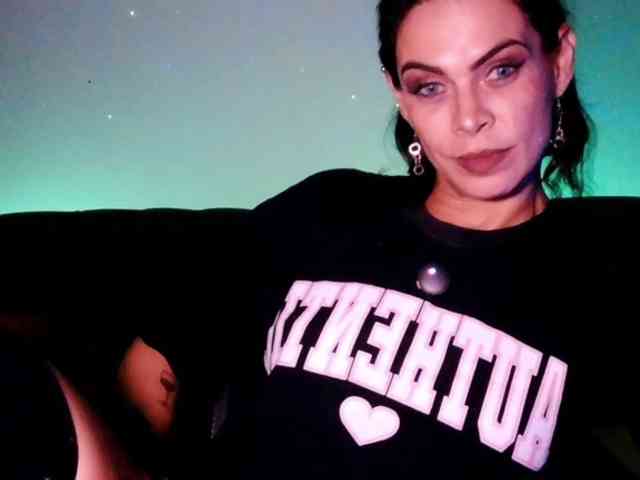 VeronnaInk1 webcam
