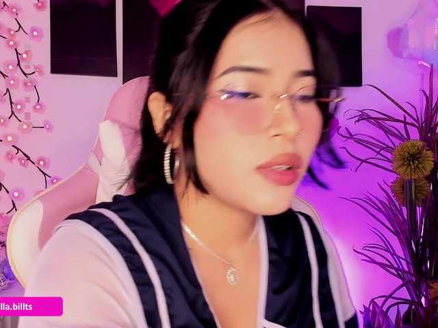 le modèle Bellabills est en webcam porno dans un show sur le site bongacams, il possède les tags suivants: Asian,Brunette,Shaved
